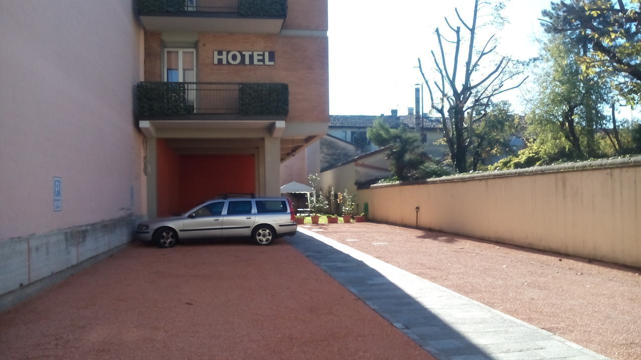 Albergo Soliani Fabbrico Esterno foto