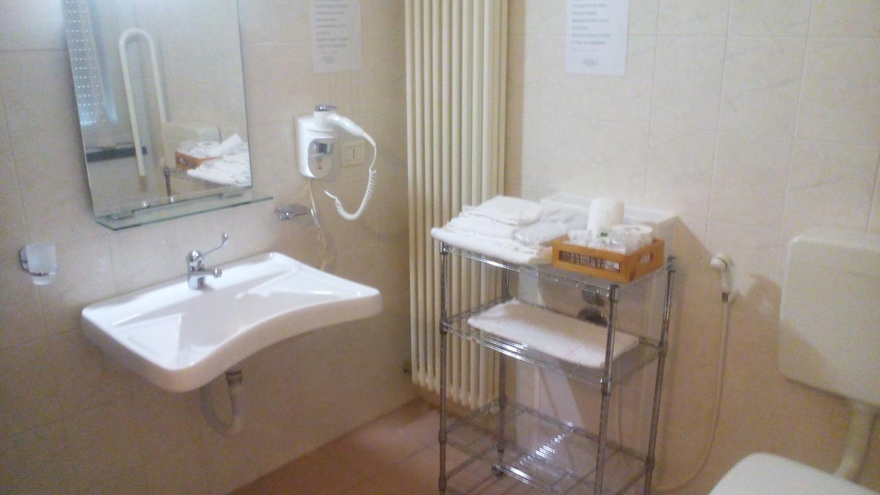 Albergo Soliani Fabbrico Esterno foto